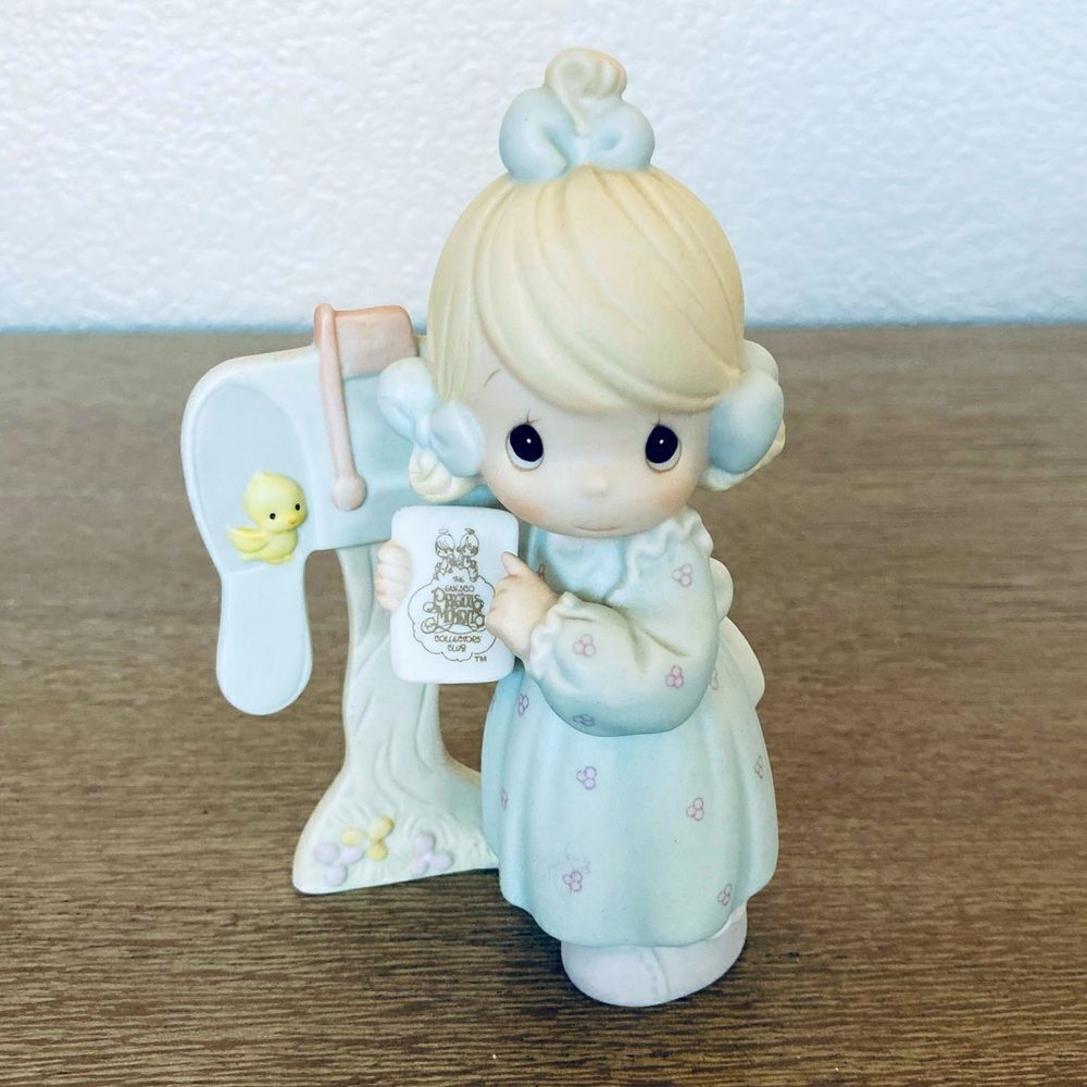 Precious Moments Sharing the Good News Together Figurine